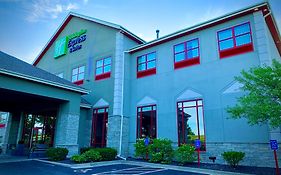 Holiday Inn Express & Suites - Olathe North By Ihg